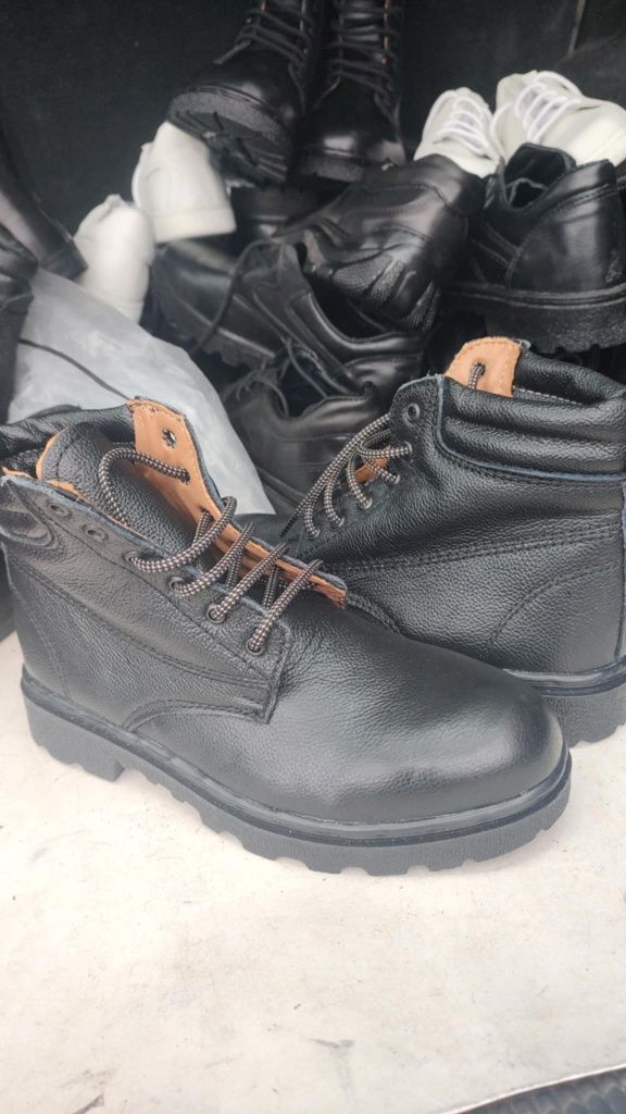 Bocanci militari din piele naturala