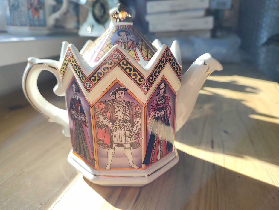 Винтидж британски чайник на Sadler Хенри VIII