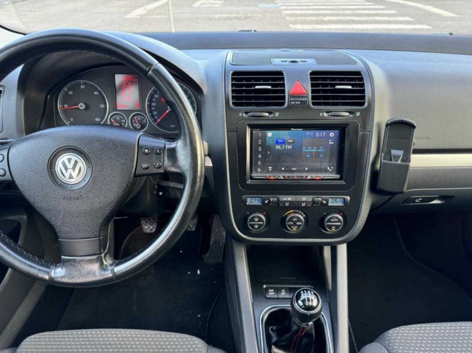 Vând sau schimb  golf 5