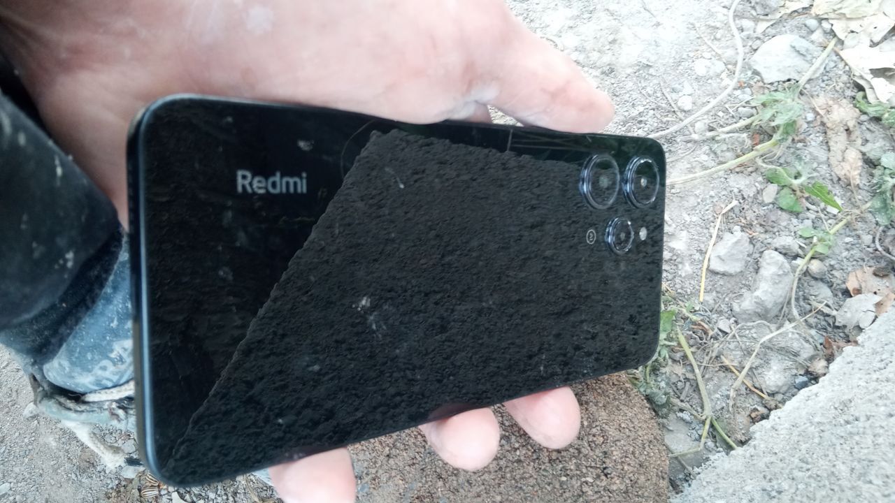 Redmi 12  ishlashi yaxshi  1⁵ yil ishlattim juda zoʻr