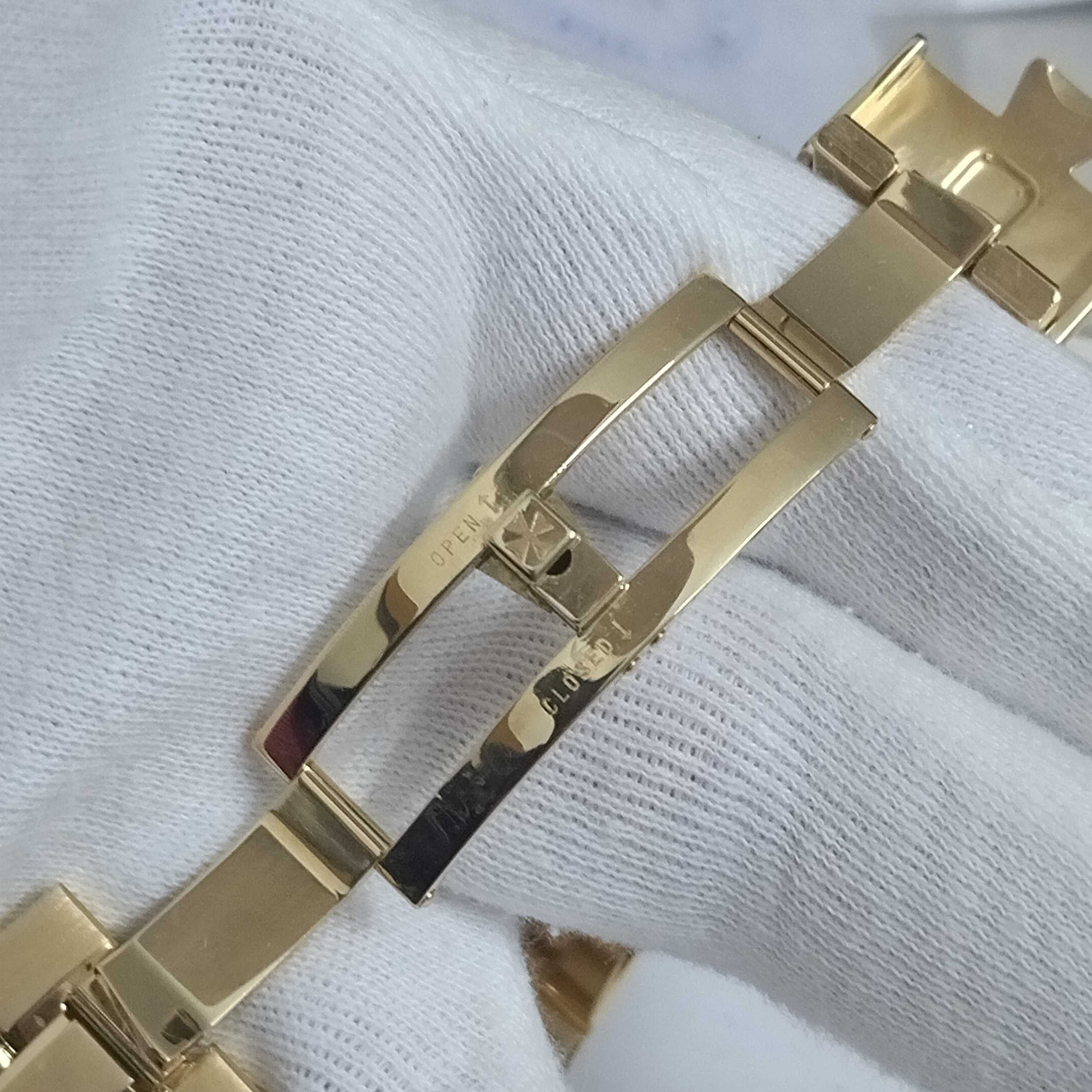 VACHERON CONSTANTIN Overseas, Gold 18k-профилактиран, полиран