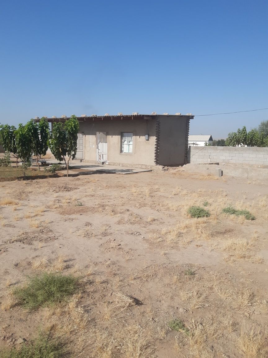 9 sotxli hovli, 2 xonali. Sotiladi