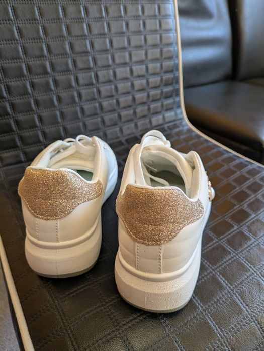 Страхотни бели сникърси