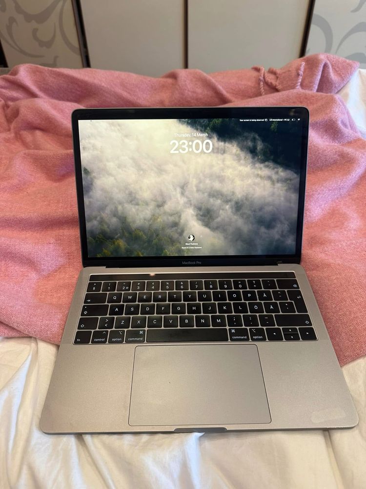 Macbook Pro 13 inch - 2019 Touchbar