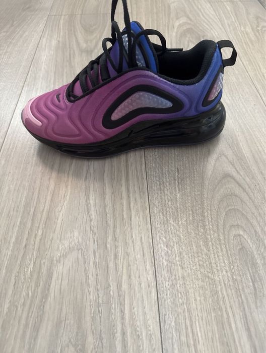 Pantofi sport  adidasi nike air max 720 marimea 37,5