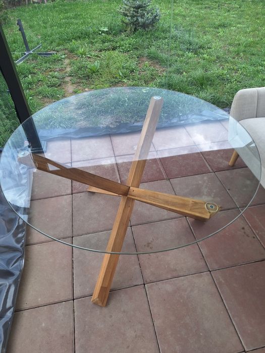 vând masa sticla stare ca si nou