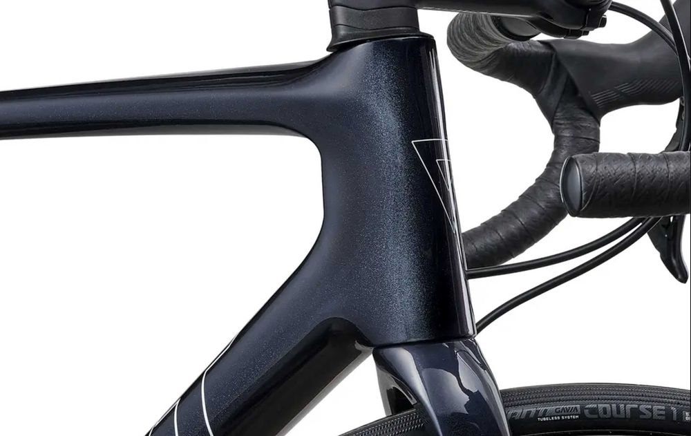 Bicicleta Cursiera 2023 Giant TCR Advanced Disc 1 Shimano 105 Di2 2x12