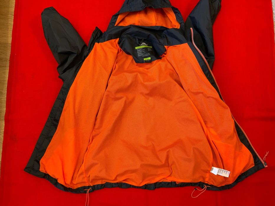 Trespass-оригинално яке размер л