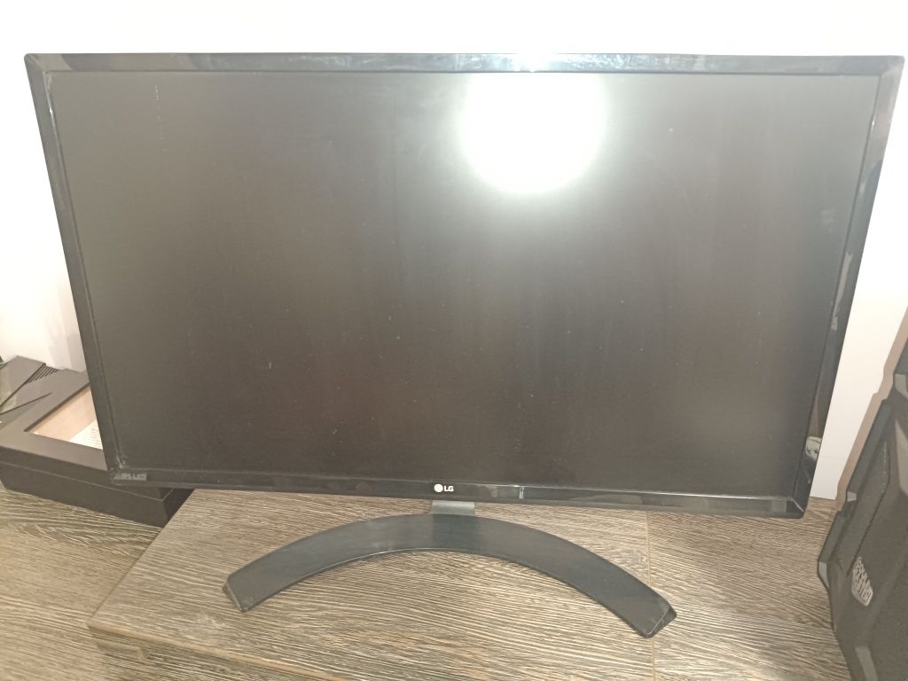 Монитор LG IPS LED 24 инча