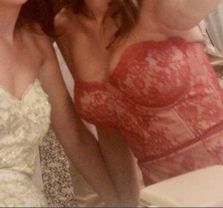 Rochie de zi seara eleganta dantela rosu Cristina Savulescu