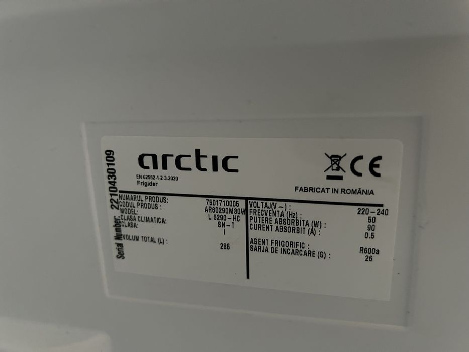 Vând frigider Arctic