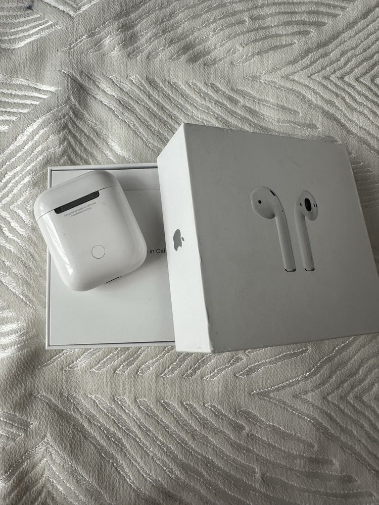 AirPods series 1