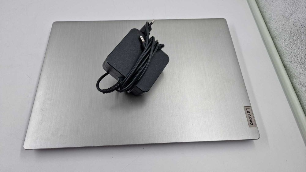 Laptop Lenovo Ideapad 3 [Amanet Club Caro]