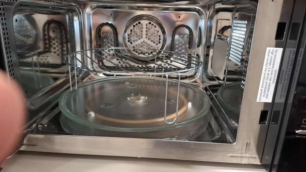 Микровълнова фурна  Gorenje MO28A5BH
900 w, 28 литра, грил, автоматичн