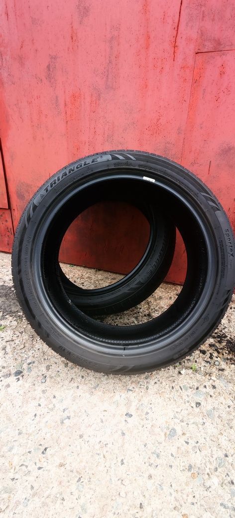 Triangle TH201 235/45 R19 99W