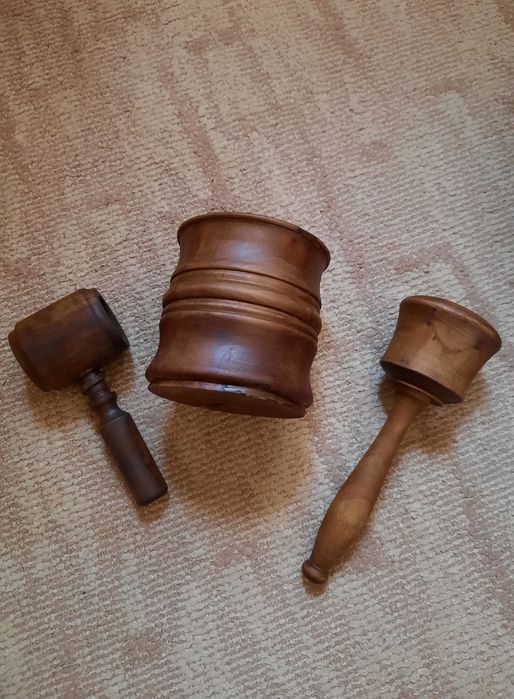 Mojar mare din lemn si spargator de nuci