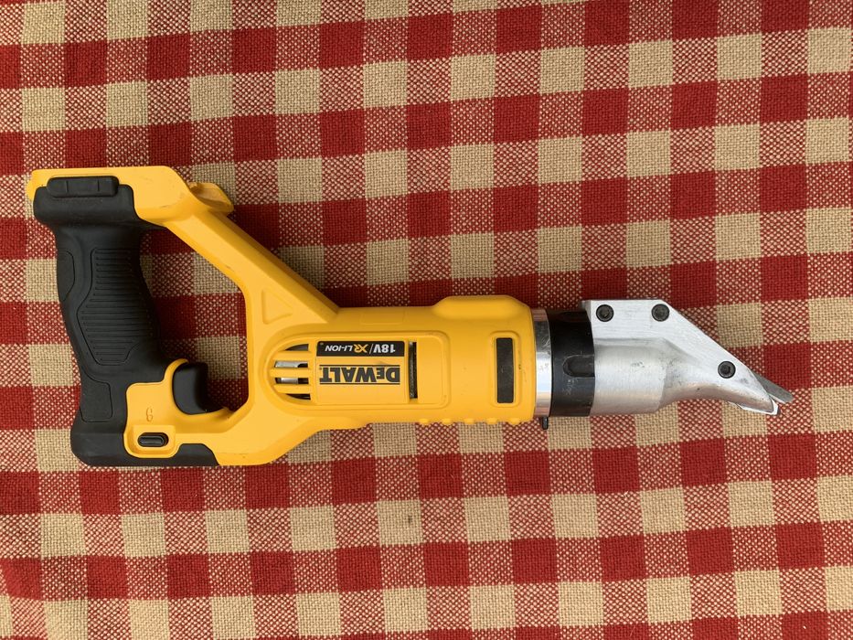 DeWALT DCS 491 /акумулаторна ножица за рязане на ламарина