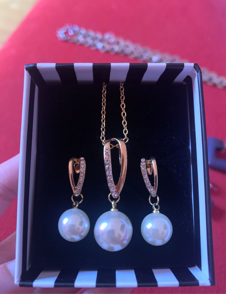 Set bijuterii, perle si pietre semi-pretioase