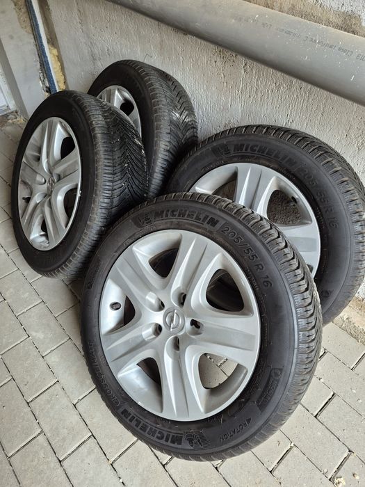 Jante aliaj Opel 16 inch cu cauciucuri Michelin iarnă  205-55-16