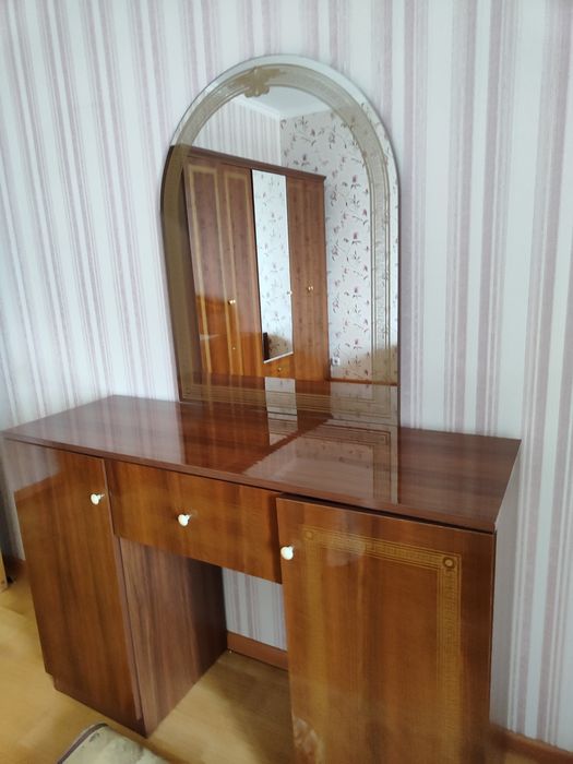 Спальный гарнитур