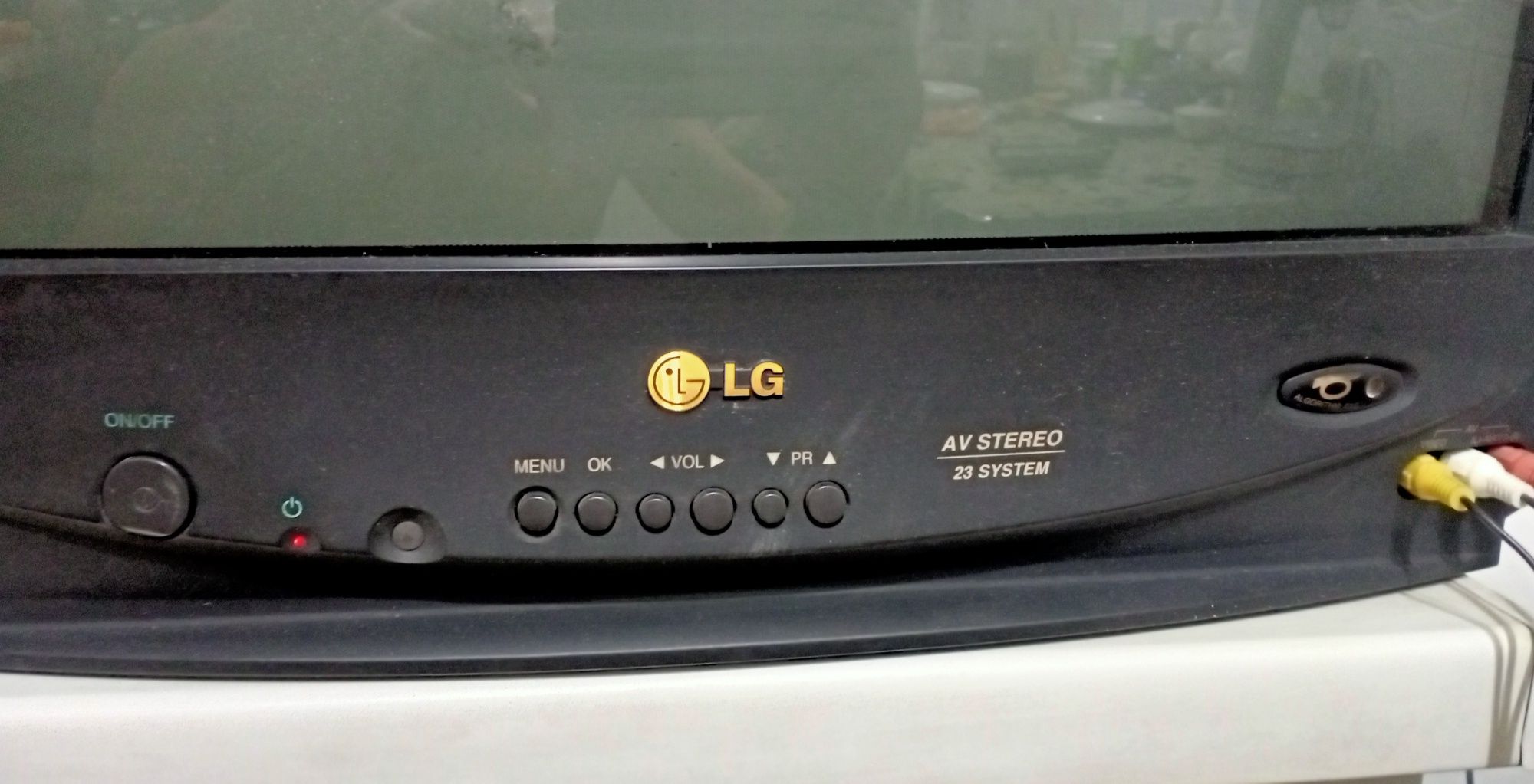 Цветной телевизор "LG"