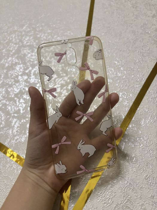 Продам чехлы на huawei mate 10lite