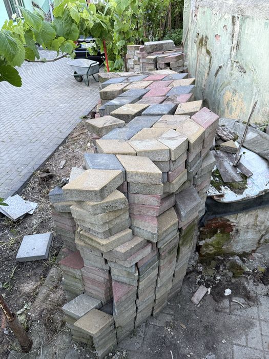 Pavaje ( dale ) romb colorate + borduri.