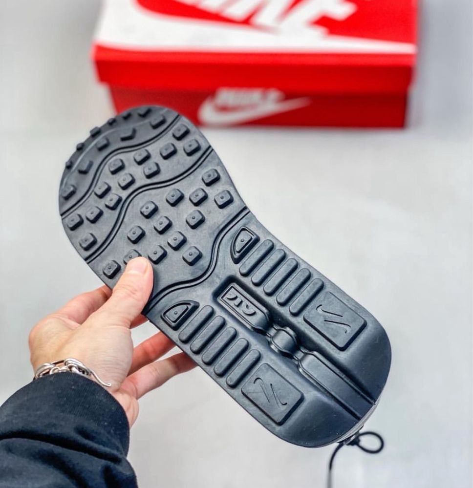 Нови дамски маратонки Nike Air Furyosa black/silver