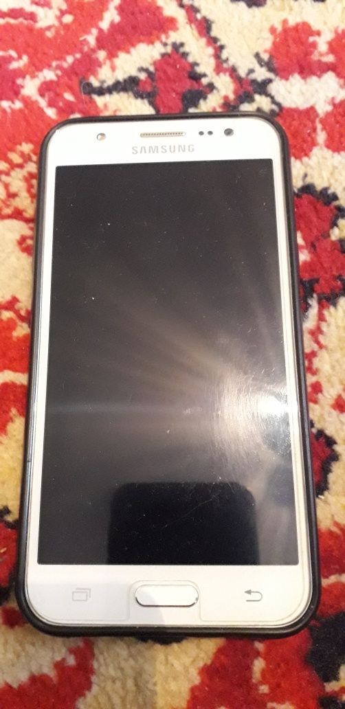 Продам телефон Самсунг j5 2015 в хорошем состоянии. Экран без трещин с