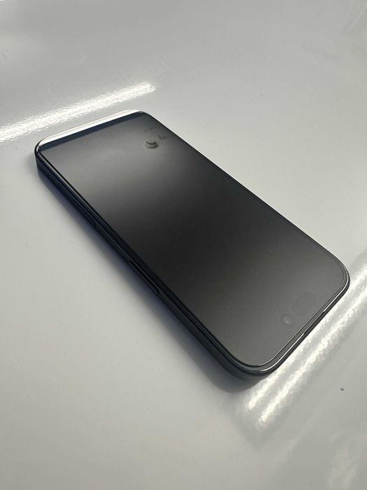 Iphone 16 128gb пълен комплект + кейс на Mous + 1г оставаща гаранция