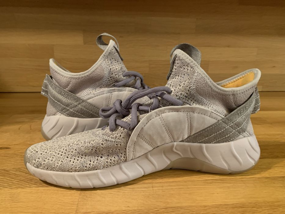 Маратонки Адидас бежови  44,5