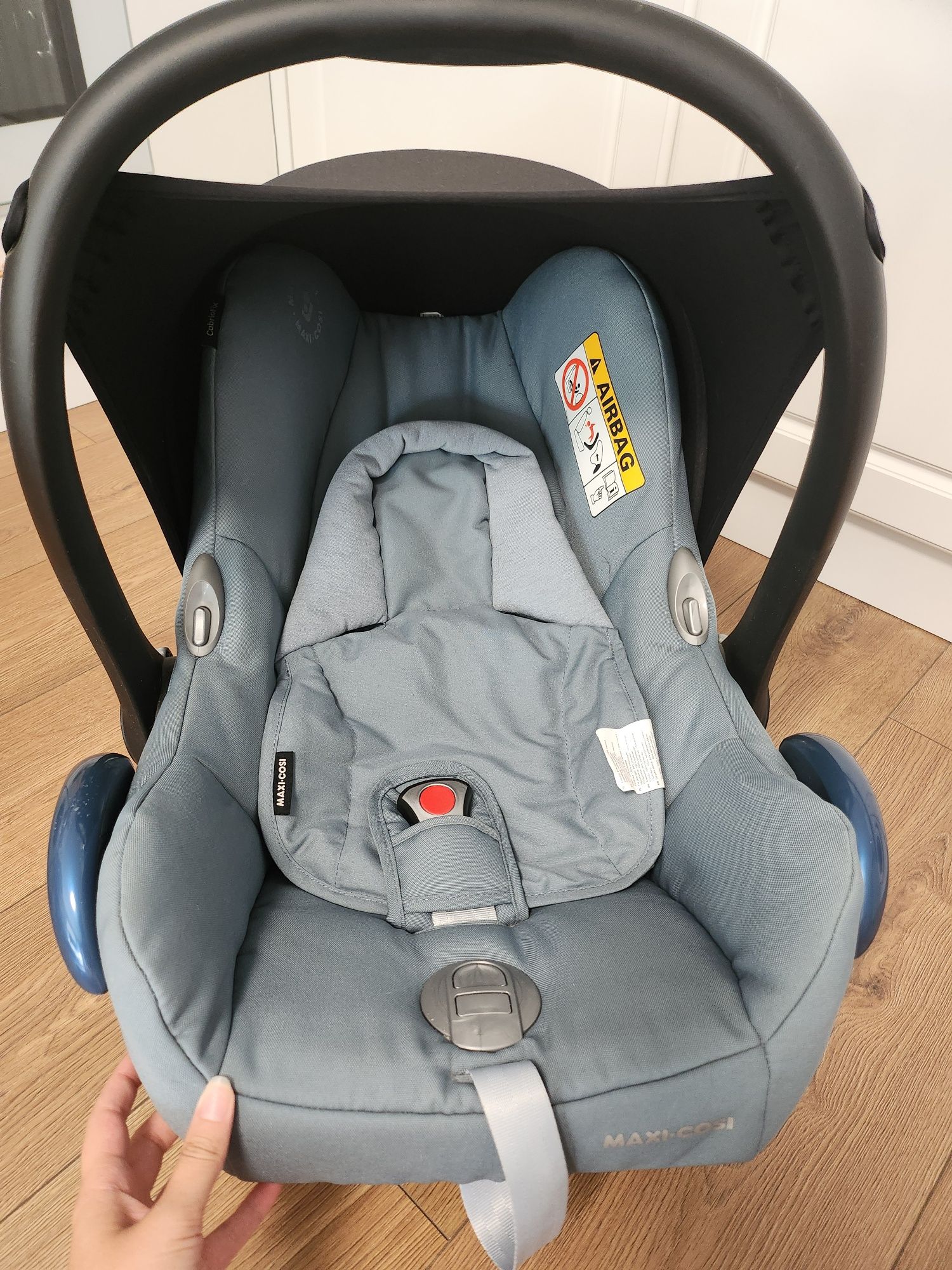 Столче за кола Maxi-Cosi Cabriofix