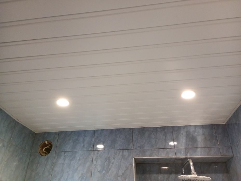 Алуминиев лентовиден окачен таван Хънтър Дъглас