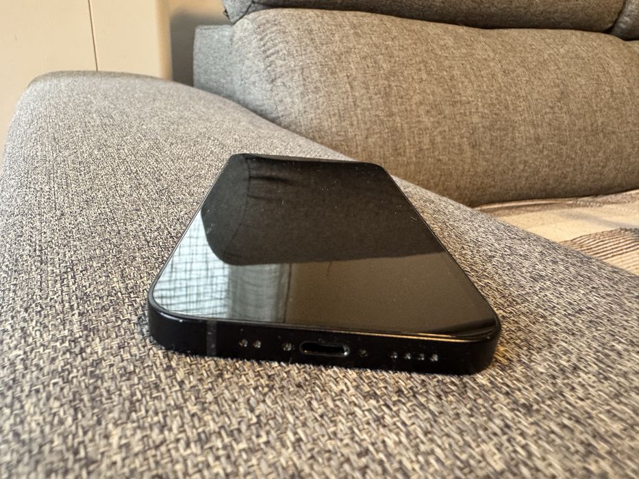 Телефон IPhone 12 mini