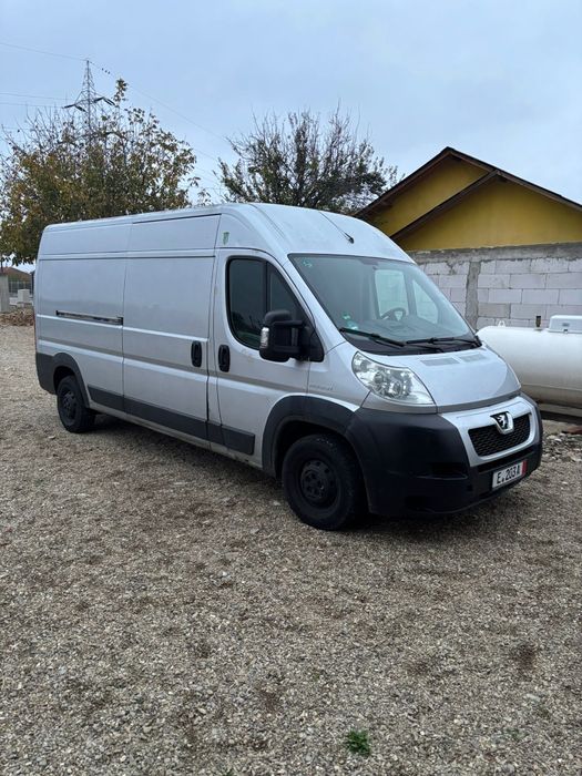 Vând urgent Peugeot boxer 3.0 diesel  plus  15 perechi cauciucuri