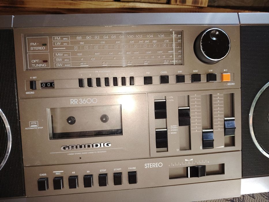 Grundig RR3600 boombox
