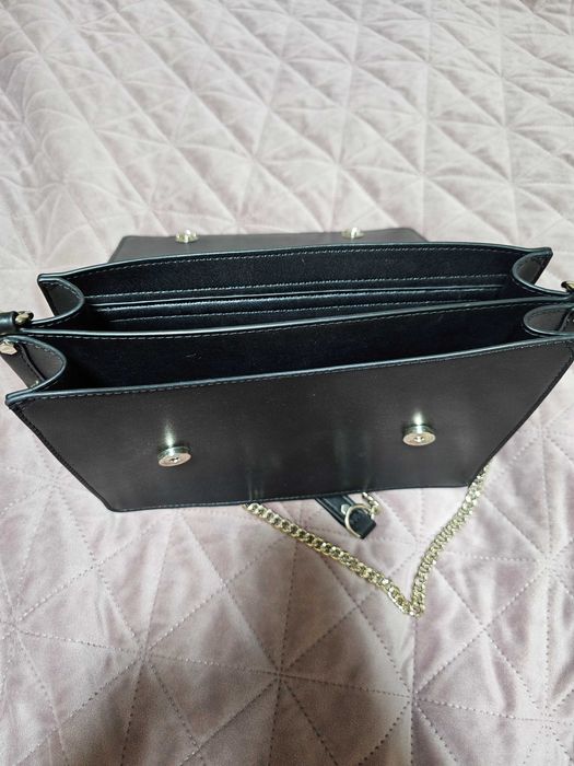 Дамска чанта Guess