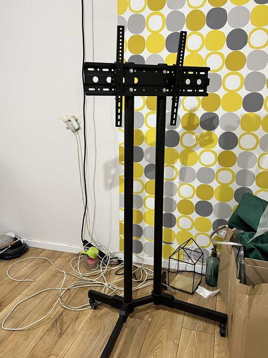 Suport televizor cu roti