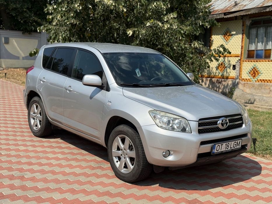 Toyota RAV4 Al doilea proprietar! Stare excelenta! 4x4 Diesel 136 CP! Km reali!