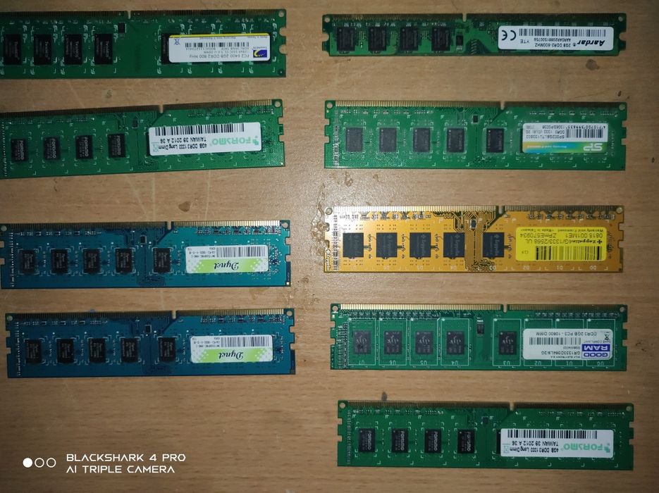 Жёсткий диск на 1тб,оперативная память DDR3 на 2 и 4гб