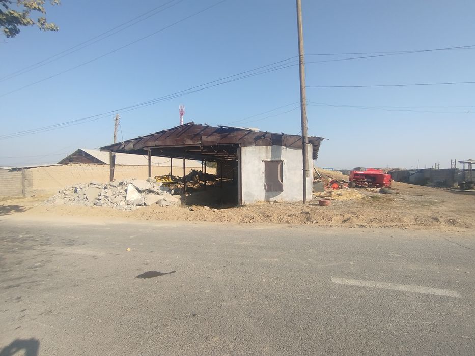 Нежилой помешения. Ферма сотилади 22сотих Буз-сувда