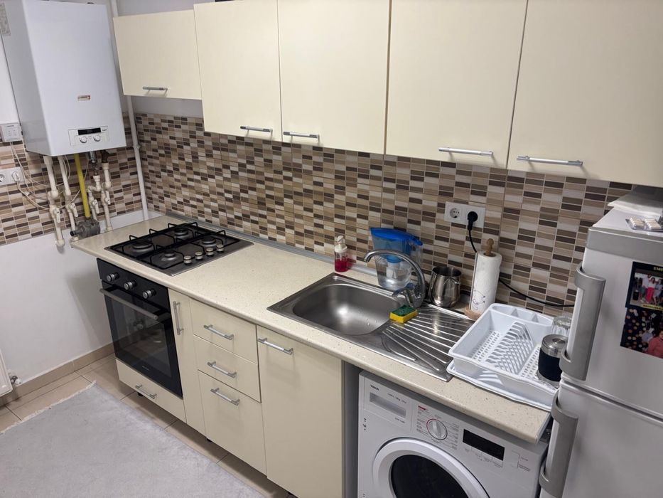 Mobilier de bucătărie complet bej / ivory + chiuvetă și baterie