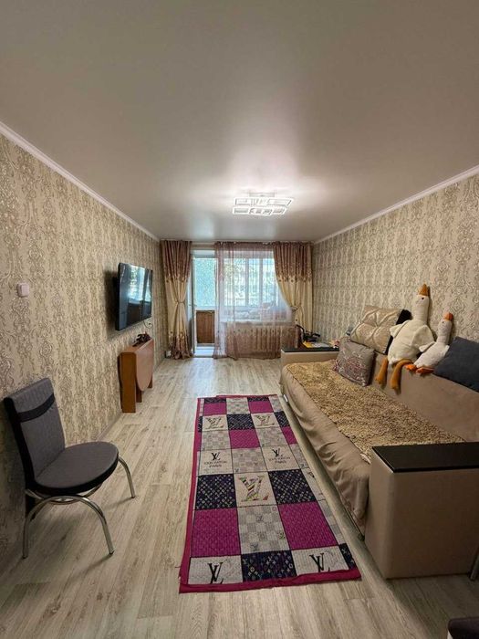 Продам 3х-ком квартиру в центре на 3 этаже