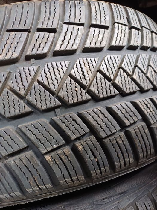 Гуми 235/45/18 Вредештайн