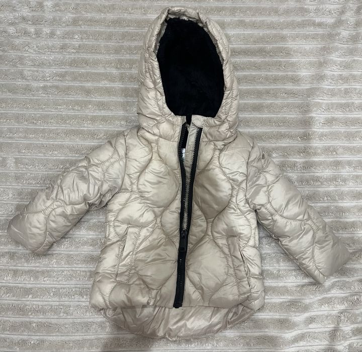 Фирменая очень телпая курточка для девочки