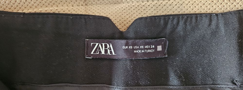 Дамски черен панталон Zara