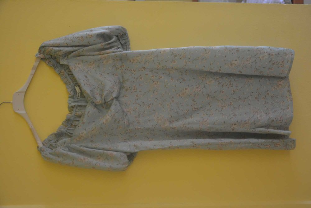 рокля ментово зелено флорален мотив Cropp