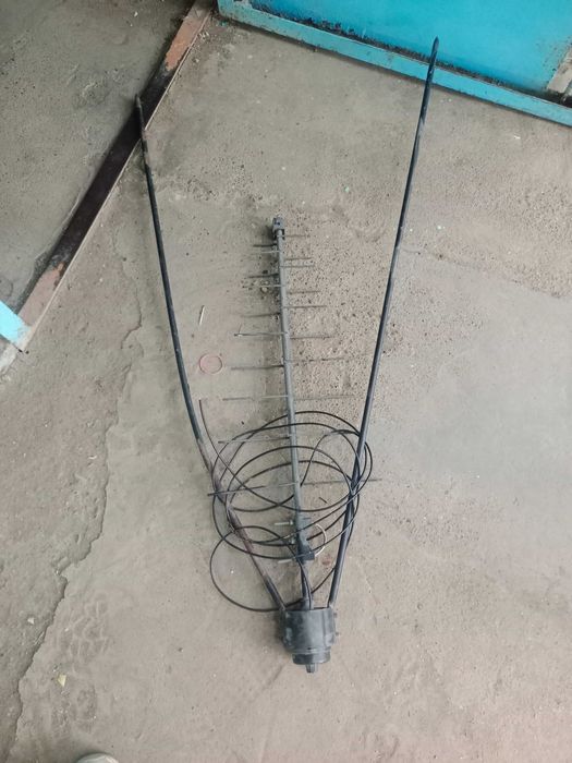 Продам цифровую антенну (б/у, без провода) адрес 6 мкр