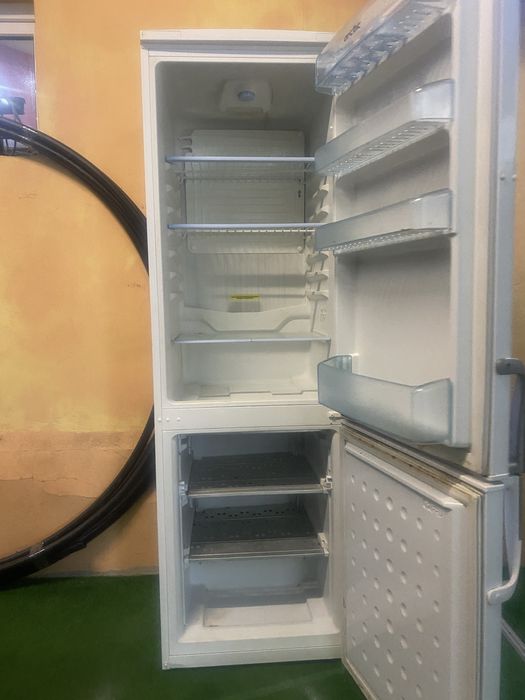 Vand frigider Arctic