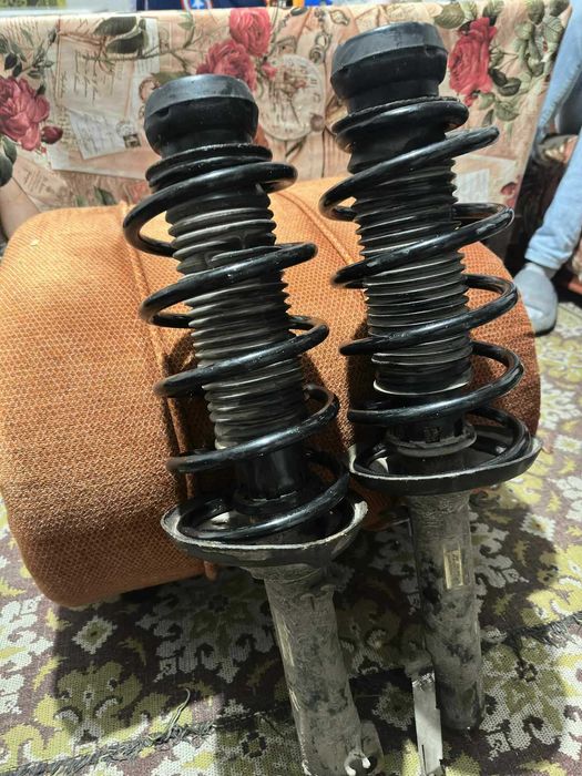 Продавам предни пружини за Ауди А3